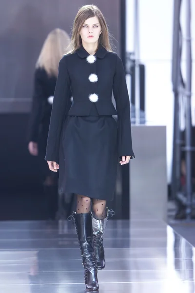 Look 3